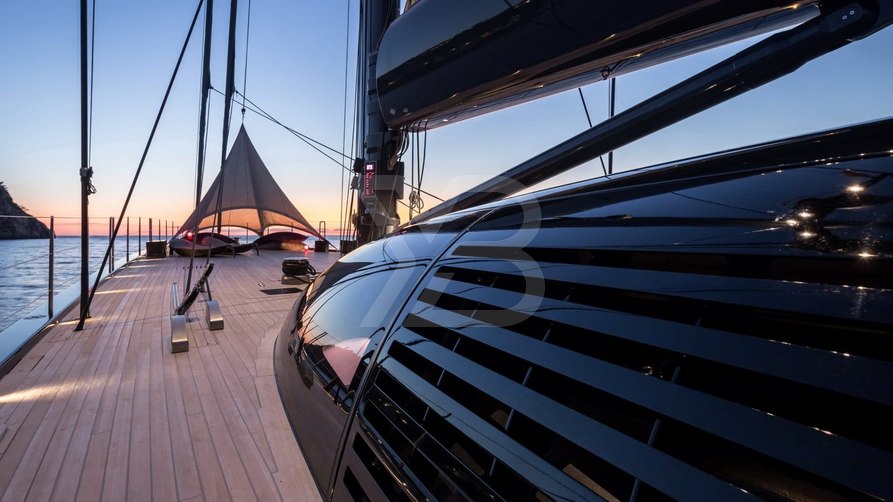 Ngoni yacht exterior 21