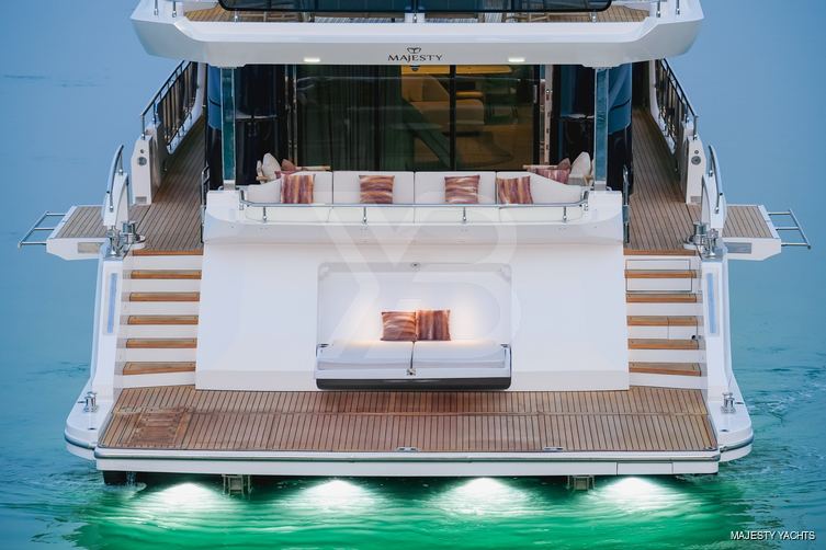 Dil yacht interior 6