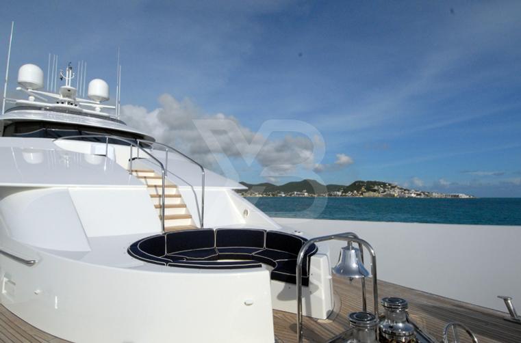 Avalina yacht exterior 3