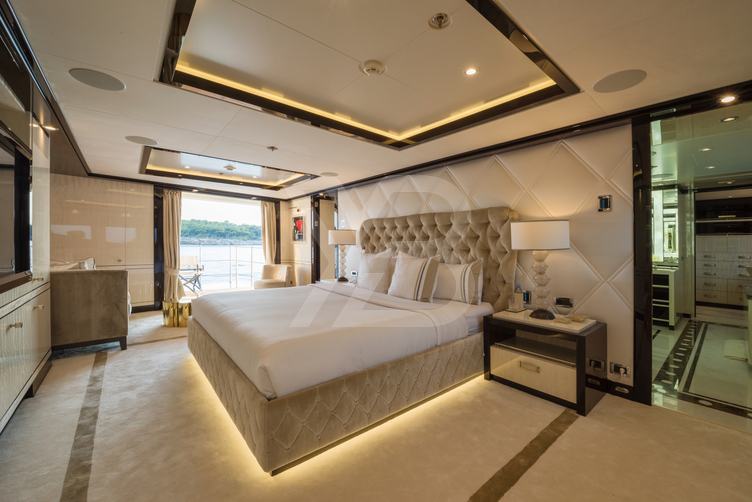 Mellon yacht interior 11