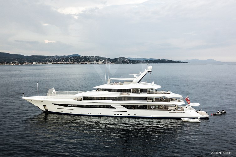 Joy yacht exterior 37