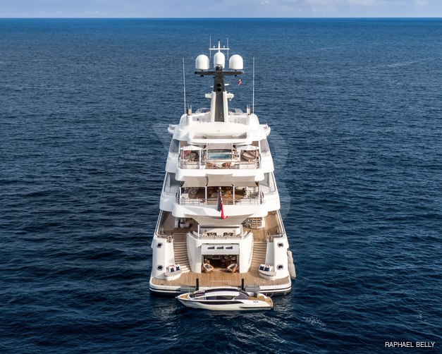 Gigia yacht exterior 6