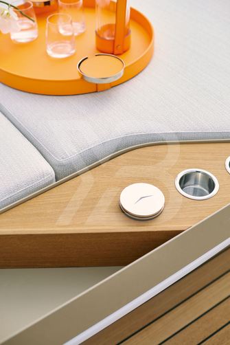 Tanelorn yacht interior 71