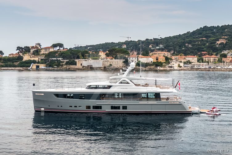 Mana I yacht exterior 9