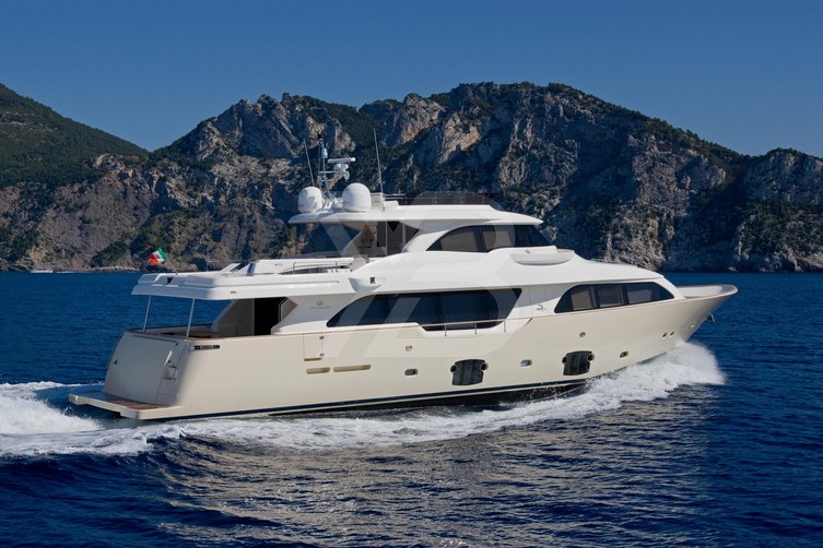Disparate yacht exterior 2