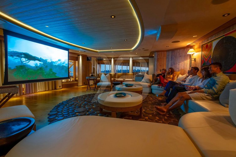 Sunrays yacht interior 20