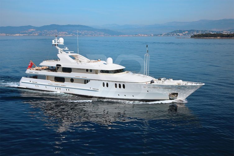 Marla yacht exterior 2