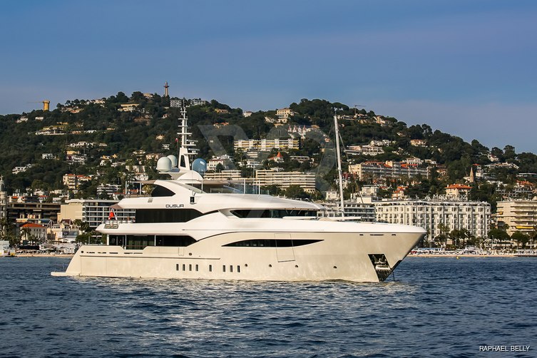 Dusur yacht exterior 2