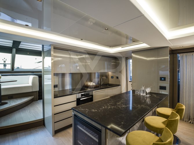 Bandazul yacht interior 8