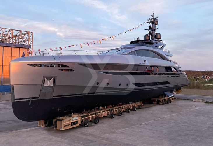 No Stress yacht exterior 12