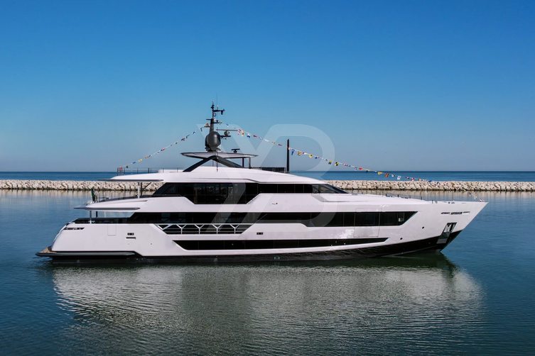 Miotu yacht exterior 2