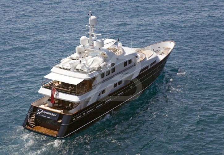 De De yacht exterior 3