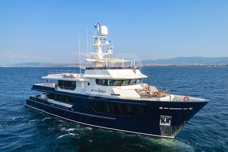 Seven Seas yacht exterior 17