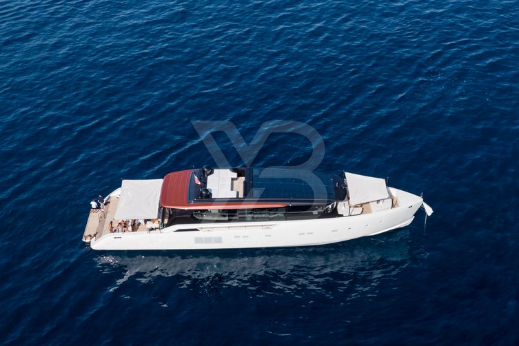 Anmax yacht exterior 25