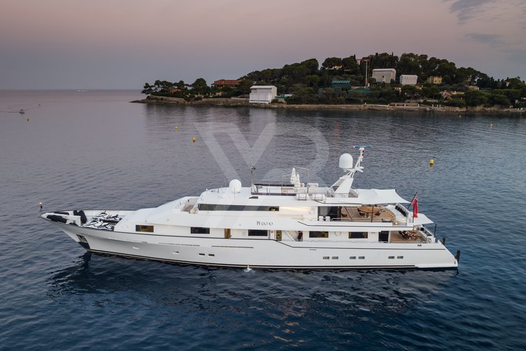 DNA yacht exterior 2