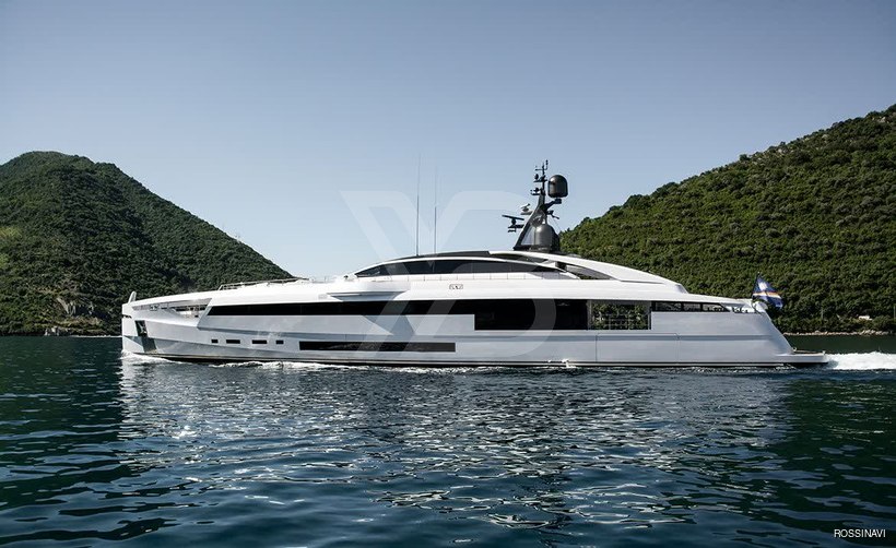 Aurora yacht exterior 24