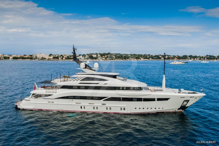 Florentia yacht exterior 31