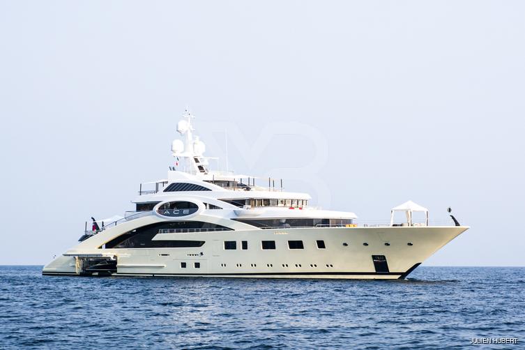 Eye yacht exterior 14