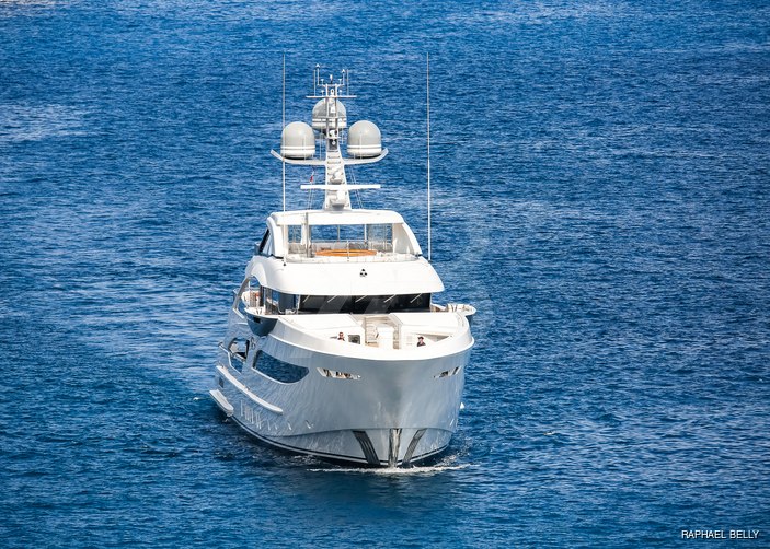 Galvas yacht exterior 4