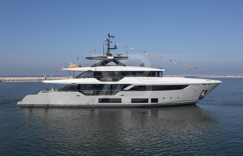 Telli yacht exterior 2