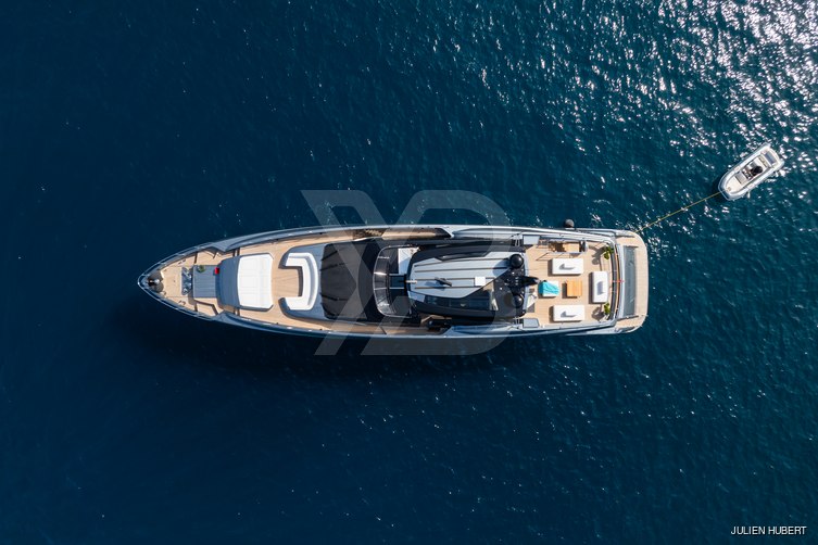 Janette yacht exterior 12