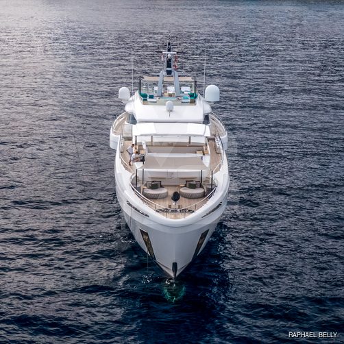 Timeless yacht exterior 19