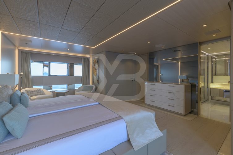 EIV yacht interior 16