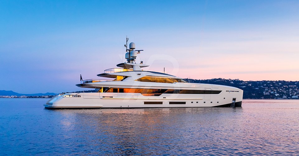 Vertige yacht exterior 2