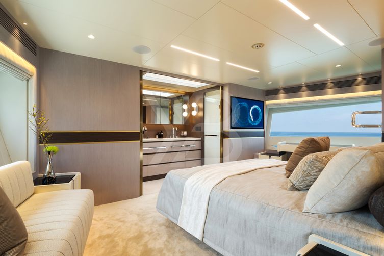 Ocean Lily yacht interior 17