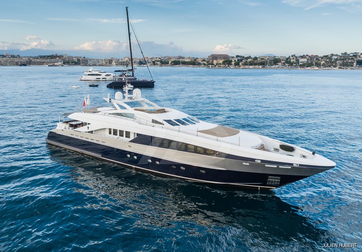 Hashtag yacht exterior 10