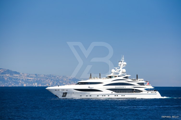 Illusion V yacht exterior 11