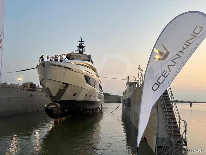 Ocean Angel yacht exterior 4