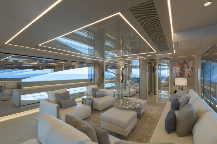 EIV yacht interior 13