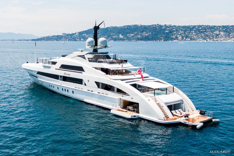 Illusion yacht exterior 11