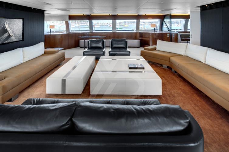 Vertigo yacht interior 7