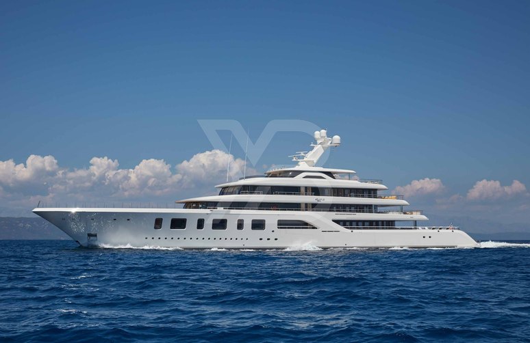 Aquarius yacht exterior 17