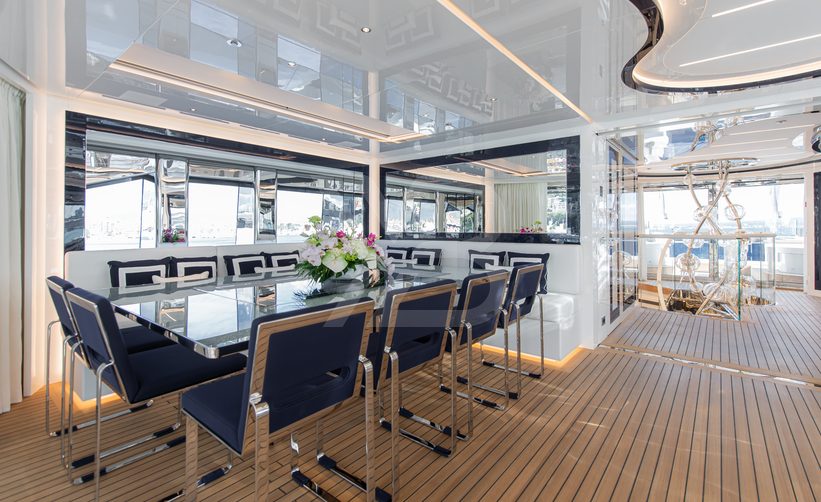 Resilience yacht interior 10