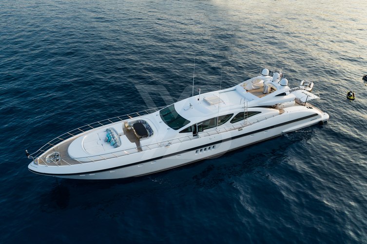 Jomar yacht exterior 2