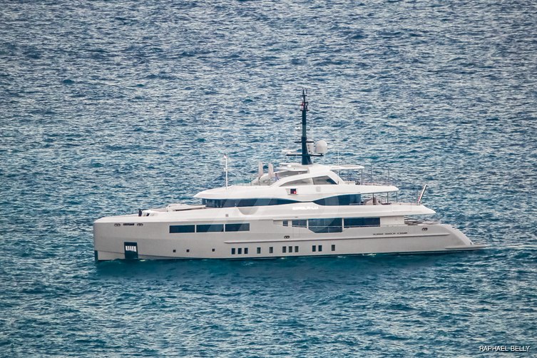 Quasar yacht exterior 5