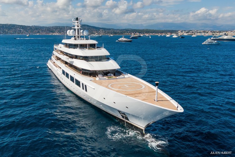 Infinity yacht exterior 7