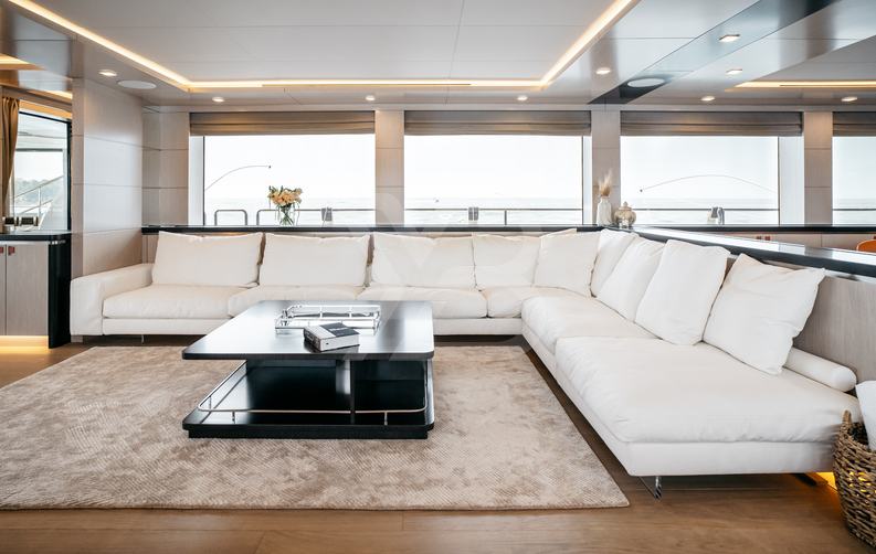 Heeus yacht interior 8