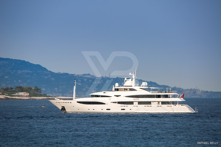 Aifer yacht exterior 6