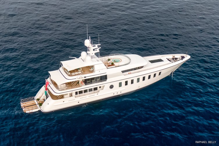 Gladiator yacht exterior 9