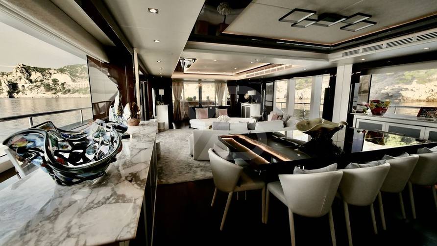 Survivor 2 yacht interior 11