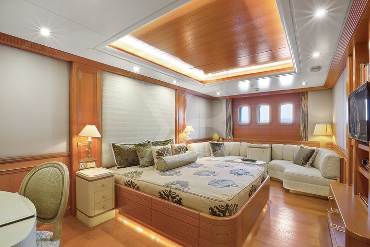 Boadicea yacht interior 27