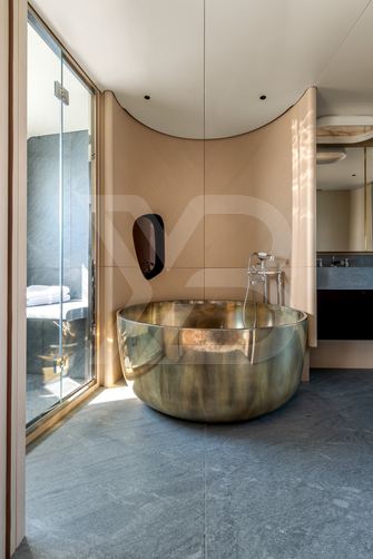 Tanelorn yacht interior 24