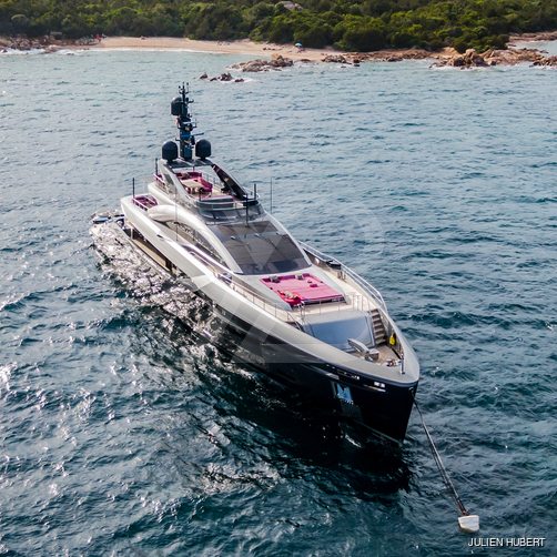 Flying Dagger yacht exterior 3