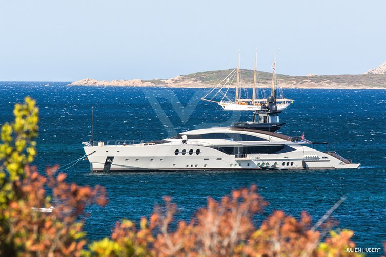 Lady M yacht exterior 6