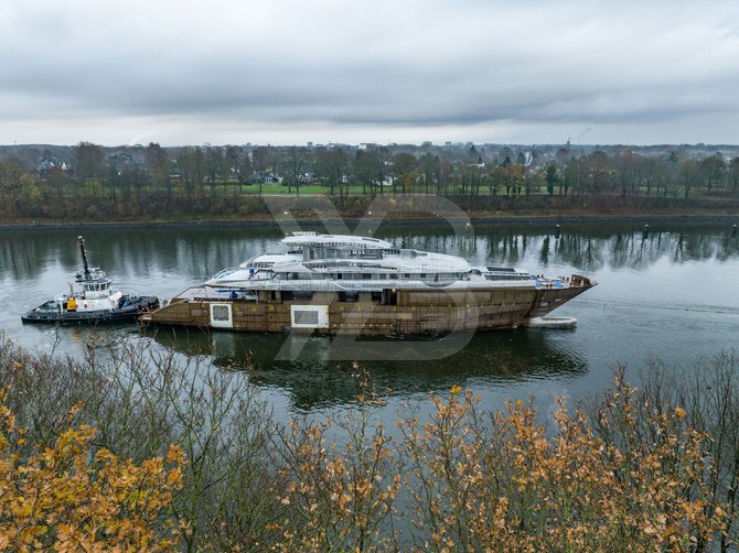 Abeking 6516 yacht exterior 3