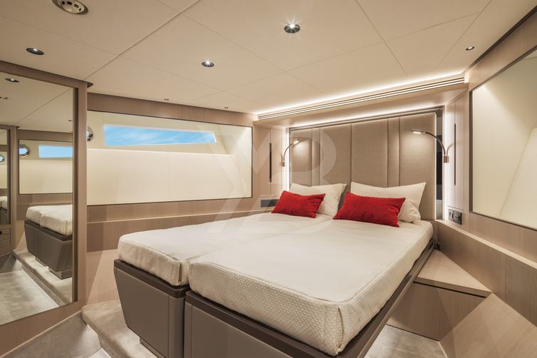 Amethyst yacht interior 31